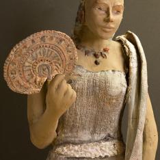 Figura femminile con ventaglio 2 – terracotta policroma, 2007
